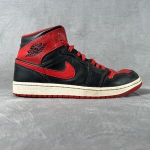 Air Jordan 1 Mid “Bred” Black/Red US10 – Classic Retro Look